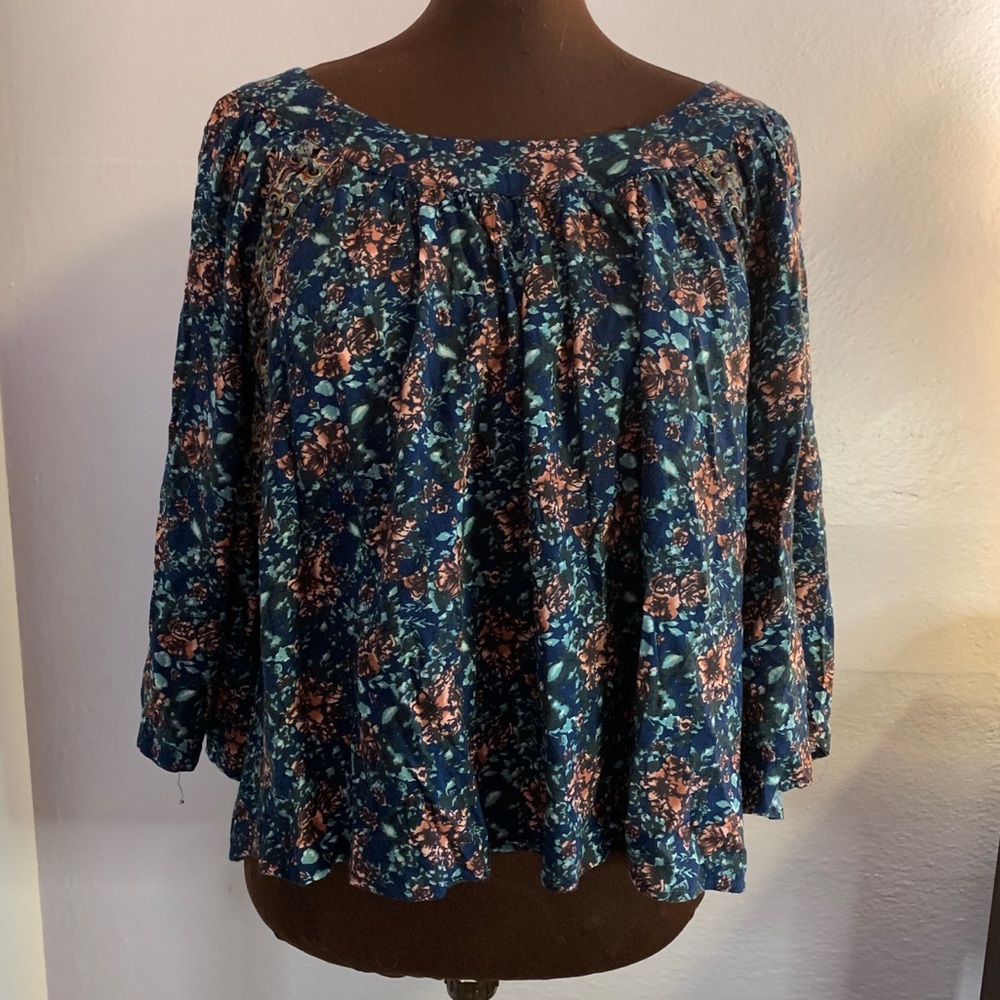 Gimmicks XL Long Sleeve Floral Patterned Blouse w/Corset Lace Detail